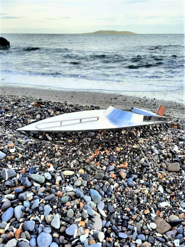 V8  is one of my model power boats inspired by the classic power boats of the 1960's and 1970's,  with their large cockpits and powerful inboard engines.